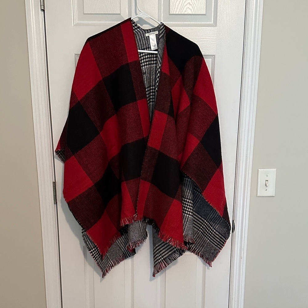 Maurices Red & Black Houndstooth Reversible Shawl